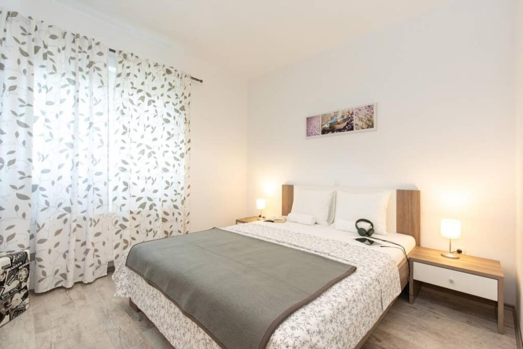 Apartments Doris, Krk Krk Town Bagian luar foto