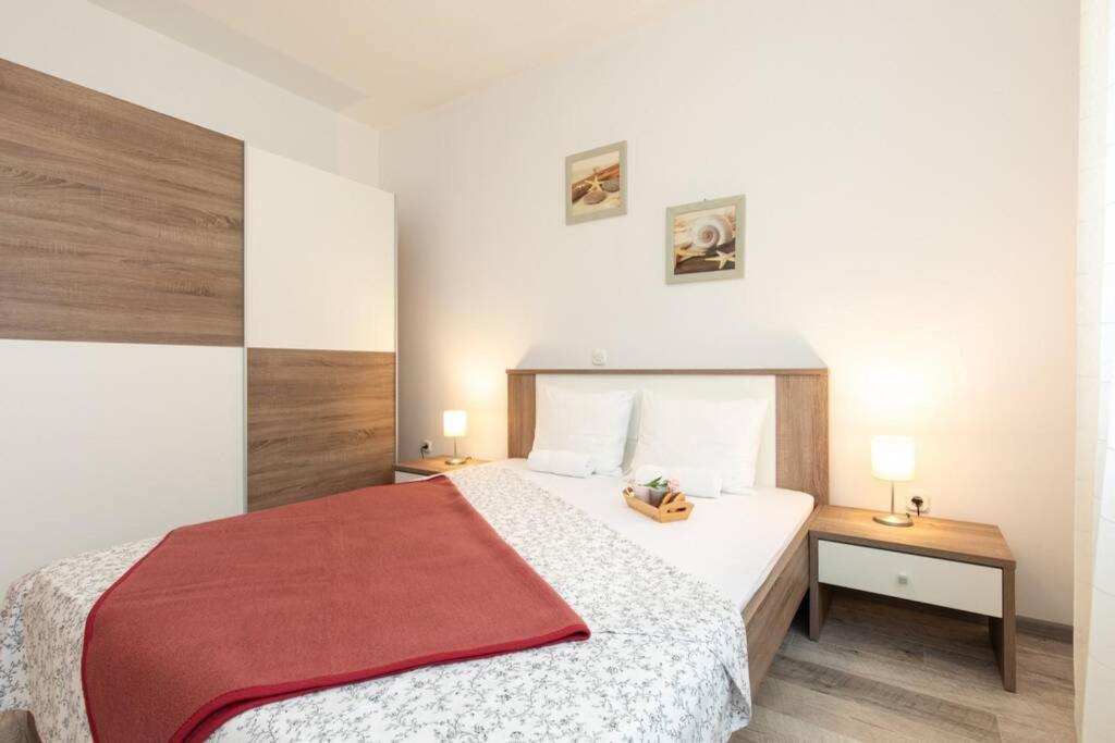 Apartments Doris, Krk Krk Town Bagian luar foto